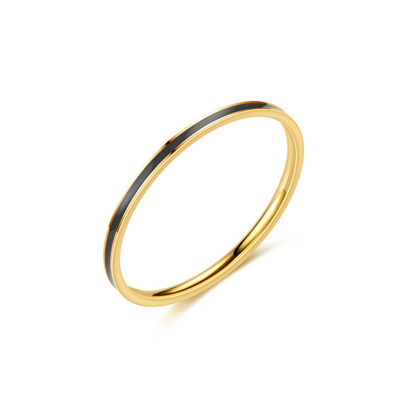 Damen Ring mit elegantem, schmalem Design und kontrastierenden Akzenten Shop Nory