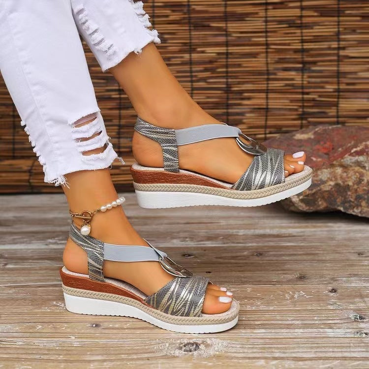 Damen Komfortable Plateausandalen mit modischem Schnallenakzent