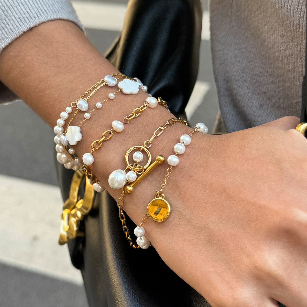 Damen Armband mit eleganten Blumenelementen aus hypoallergenem Edelstahl Shop Nory