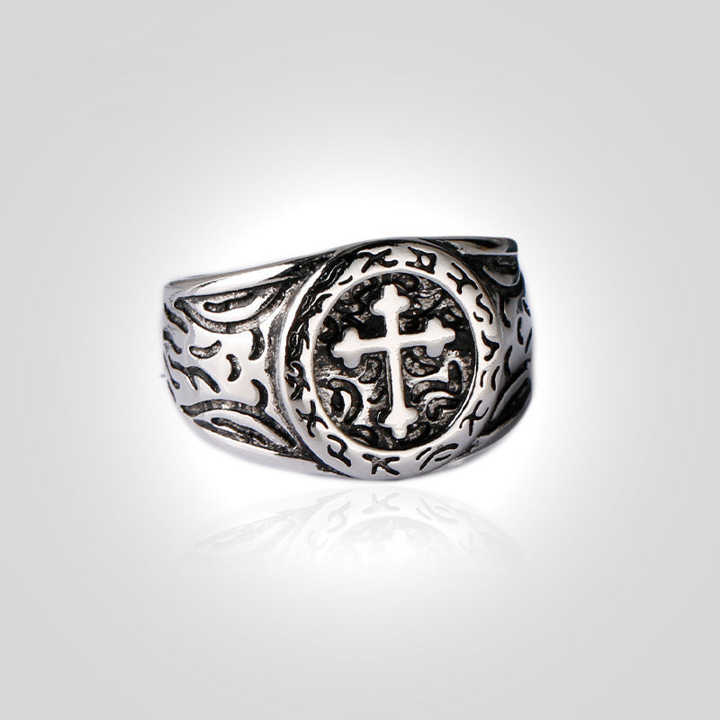 Herrenring mit kunstvollem Kreuzmotiv und einzigartiger Detailverarbeitung Shop Nory