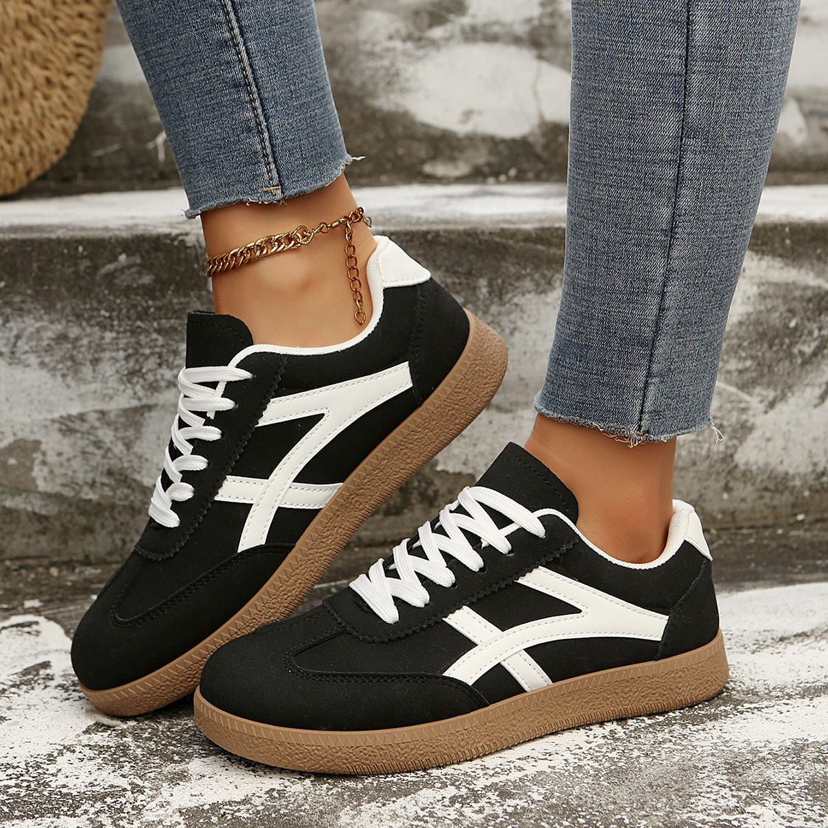 Damen Sneakers im sportlichen Retro-Design mit rutschfester Sohle