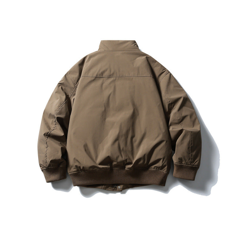 Unisex Kastig geschnittene wattierte Bomberjacke mit hohem Stehkragen und verdeckter Frontblende Shop Nory