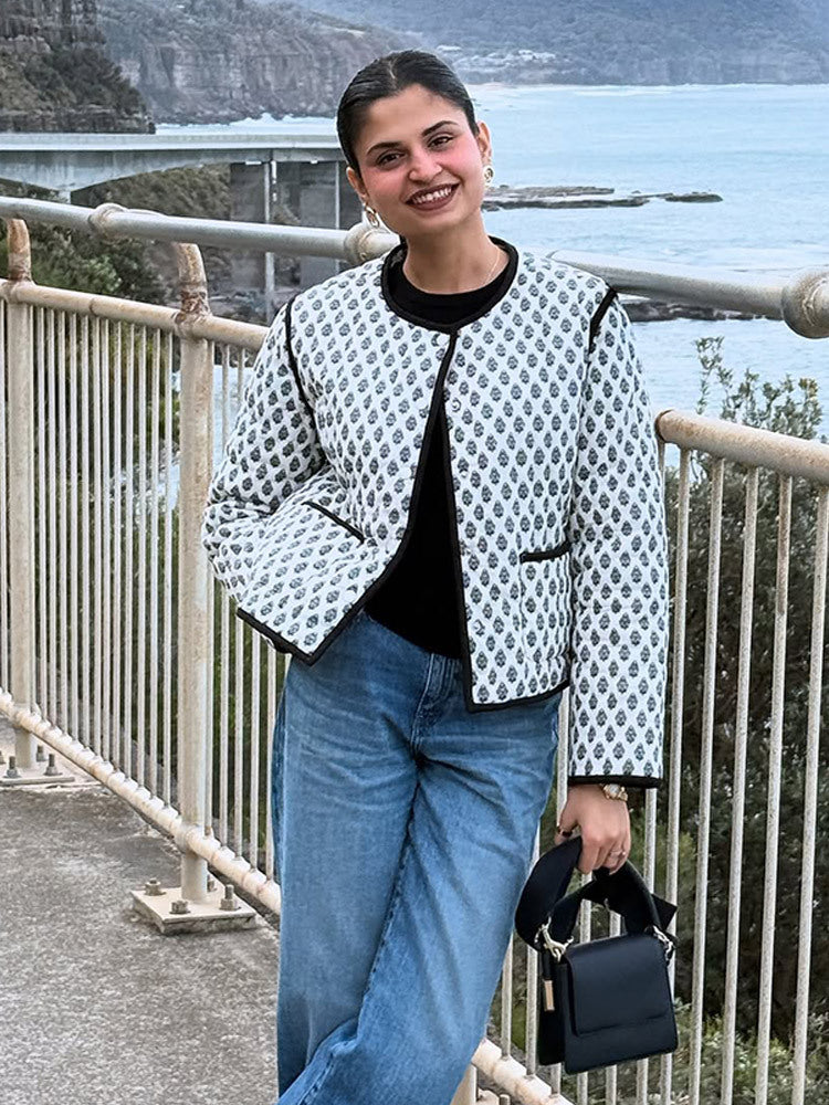 Damen Kurzboxy-Steppjacke mit Kontrastpaspelierung und Rundhalsausschnitt Shop Nory