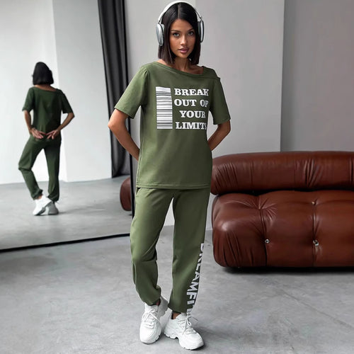 Damen lässiges Lounge-Set mit Cut-Out Schulter und Statement-Print Shop Nory