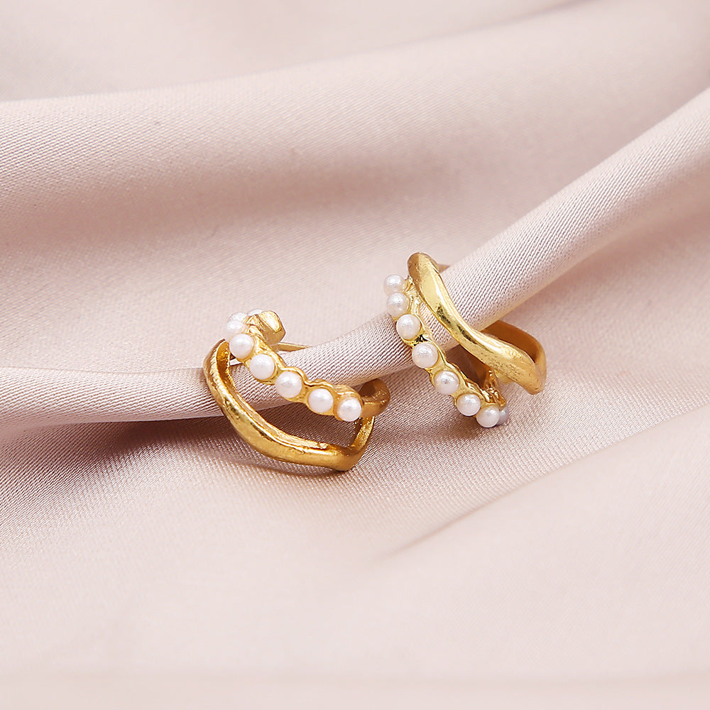 Damen-Ohrstecker mit elegantem Perlen-Design und geschwungenem Metallrahmen Shop Nory
