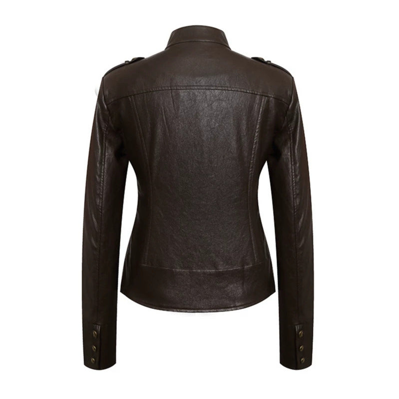Damen figurbetonte Lederjacke im Military‑Stil mit Stehkragen und Zierknopf‑Blende Shop Nory