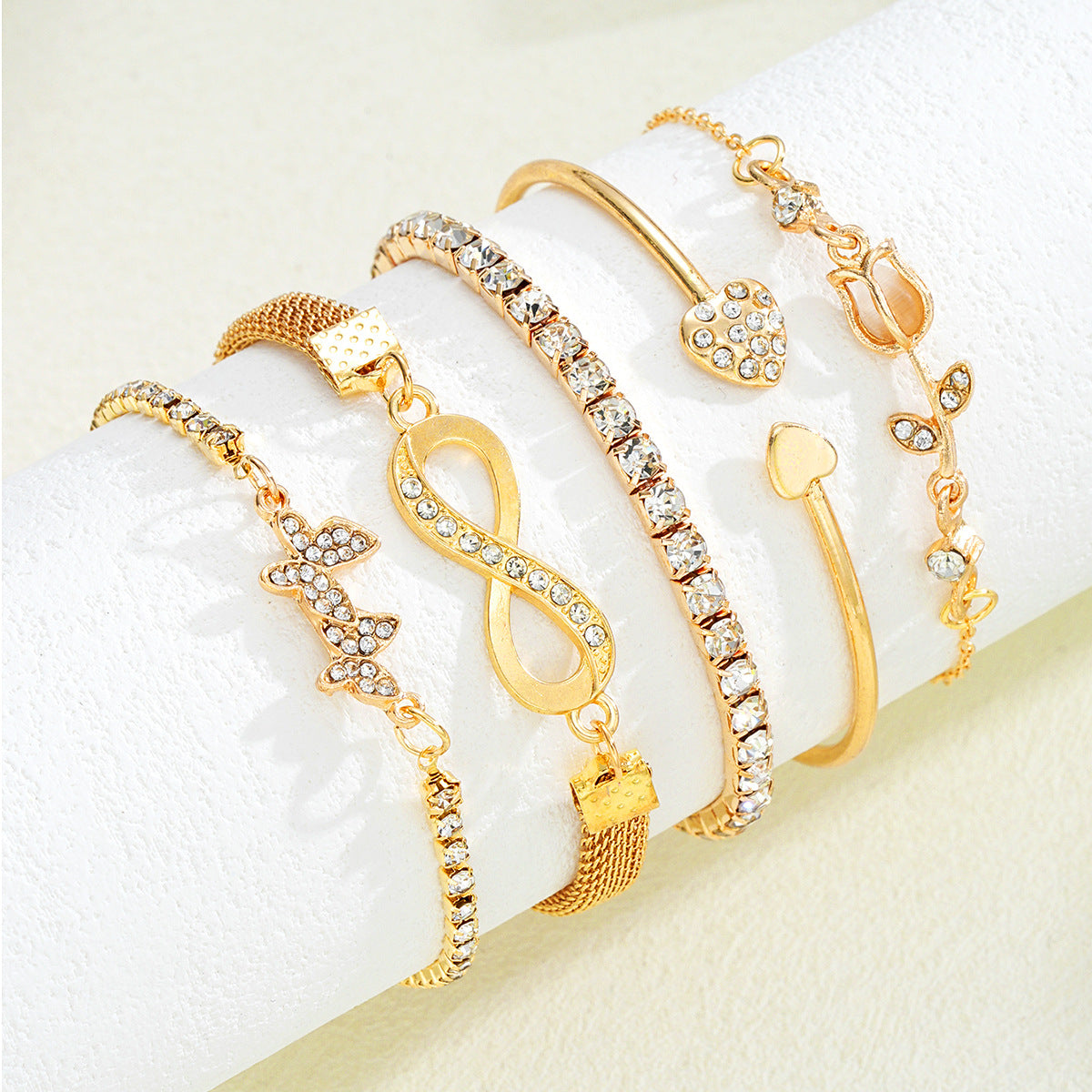 Damen Armband-Set mit eleganten und funkelnden Designs Shop Nory