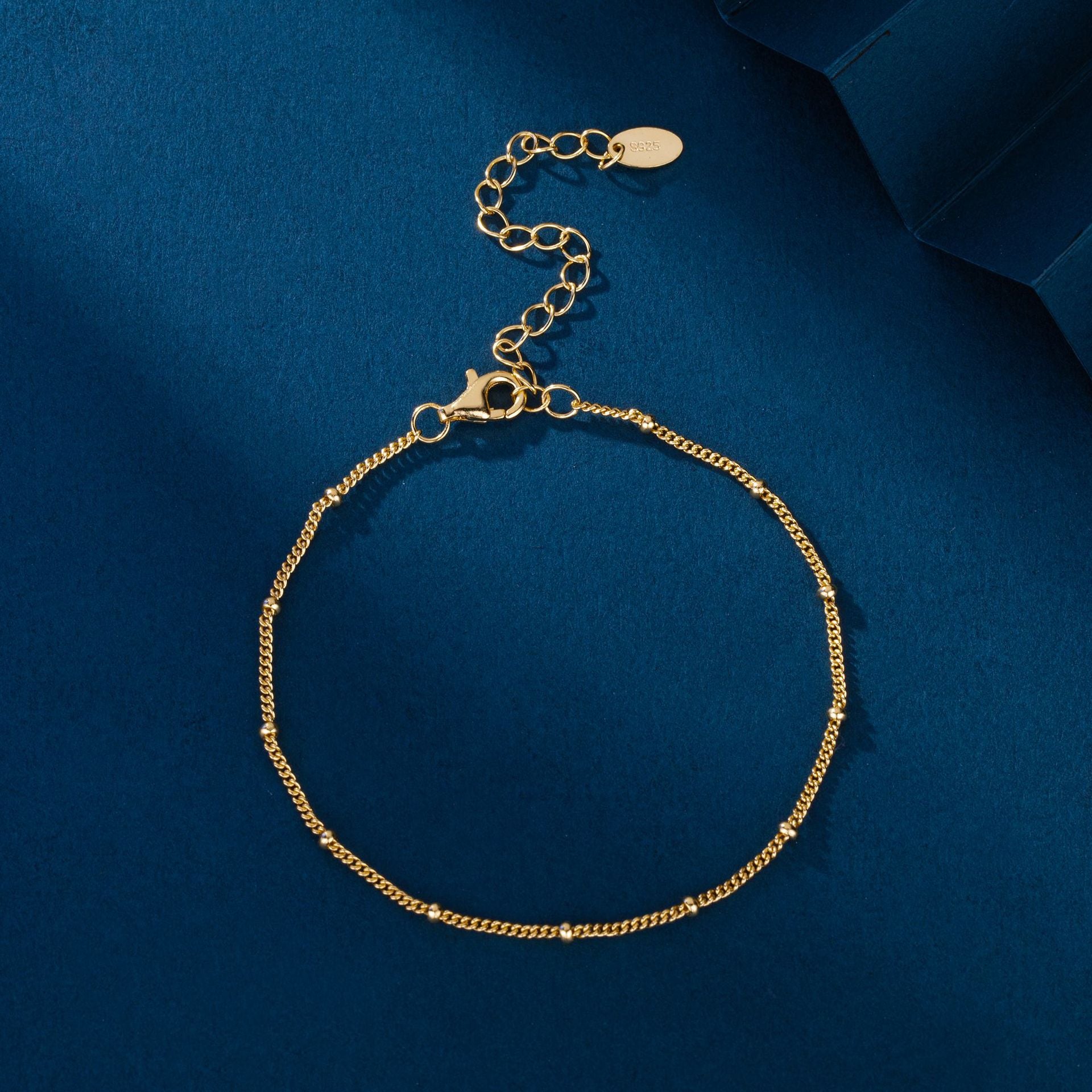 Damen Armband mit filigraner Kettengliederung und verstellbarem Verschluss Shop Nory