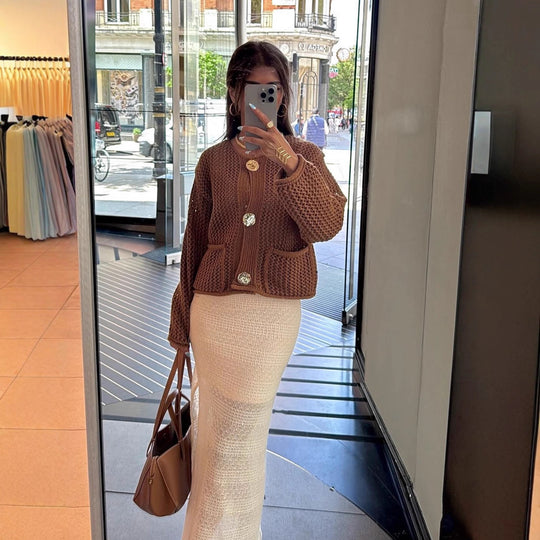 Damen Strickjacke mit offener Netz-Struktur, Zierknöpfen und aufgesetzten Taschen Shop Nory