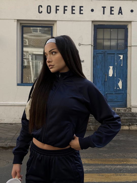 Damen Cropped-Trainingsjacke und hochtaillierte Jogginghose Set aus funktionalem Polyester Shop Nory