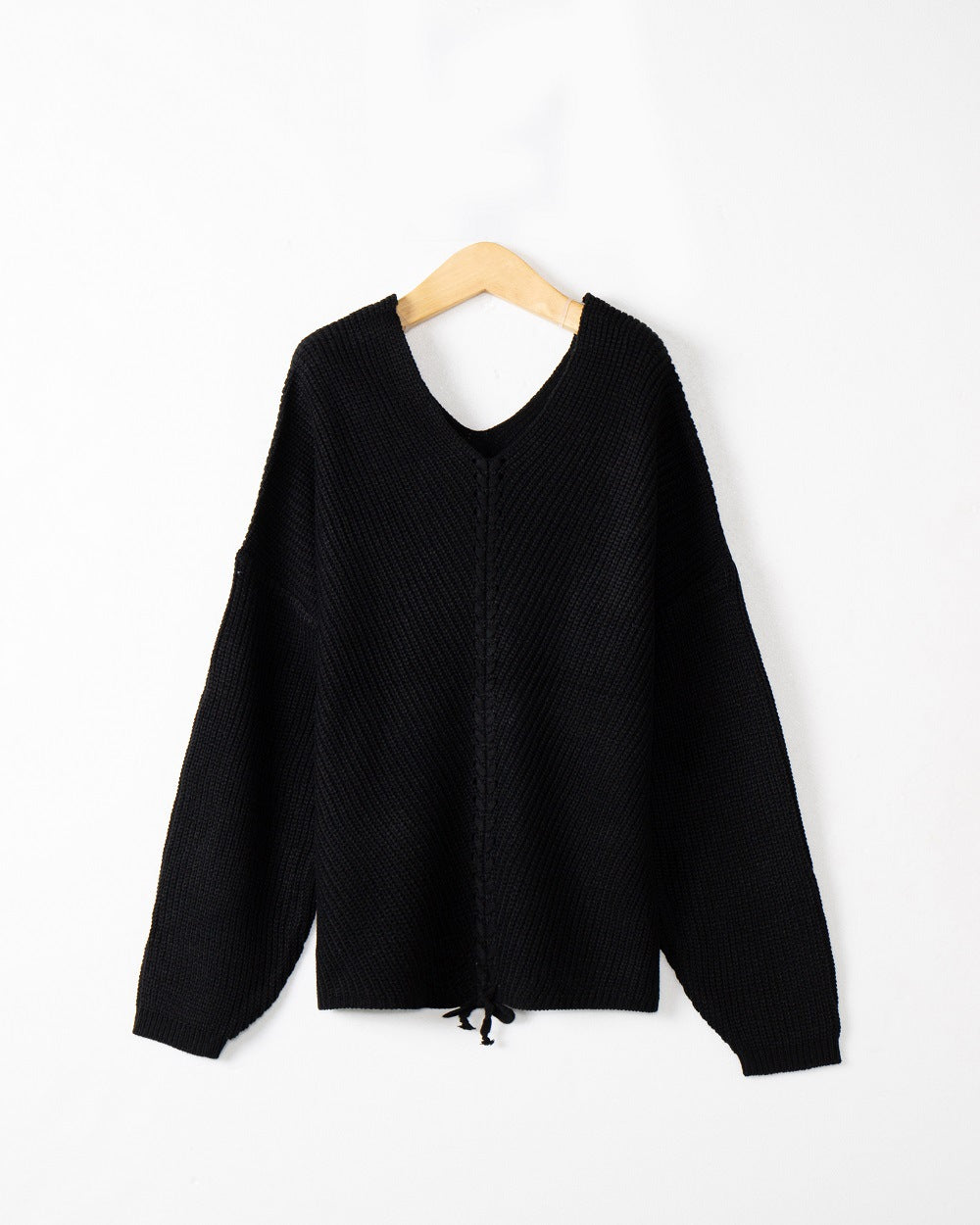 Damen Strickpullover mit Zopfmittelnaht, V‑Ausschnitt und Kordelzug Shop Nory