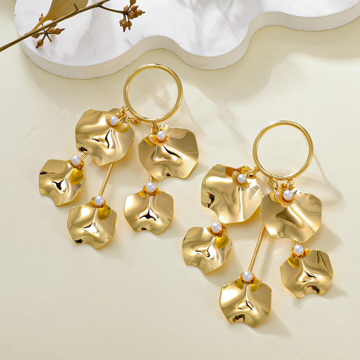 Damen Ohrringe im modernen, skulpturalen Design Shop Nory