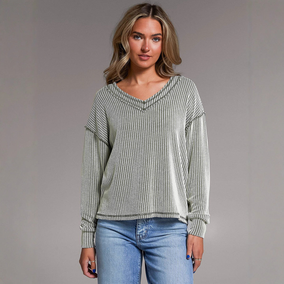 Damen Gestreiftes Feinstrick-Longsleeve mit V-Ausschnitt und dekorativen Kanten Shop Nory