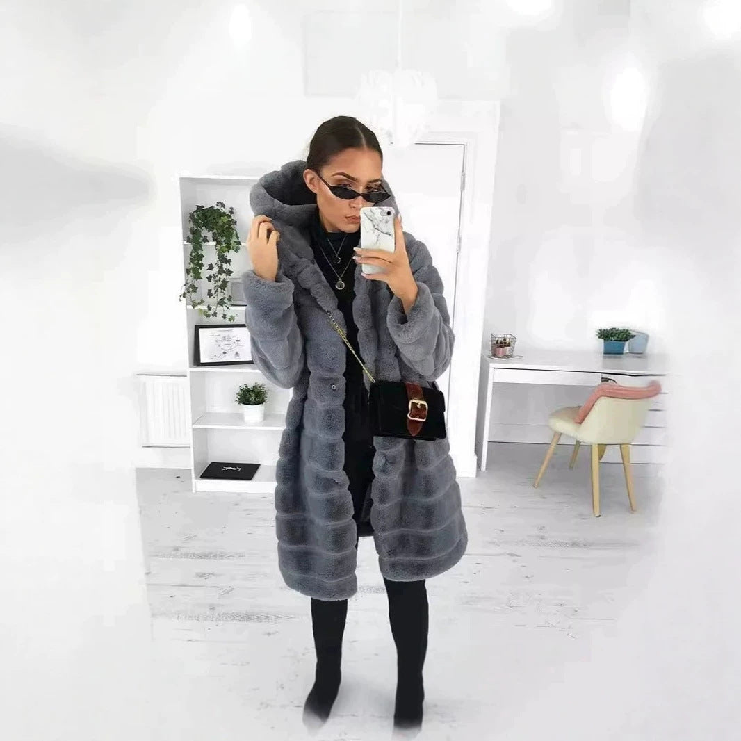 Damen Kapuzen‑Kunstpelz‑Mantel mit gesteppter Paneelstruktur Shop Nory