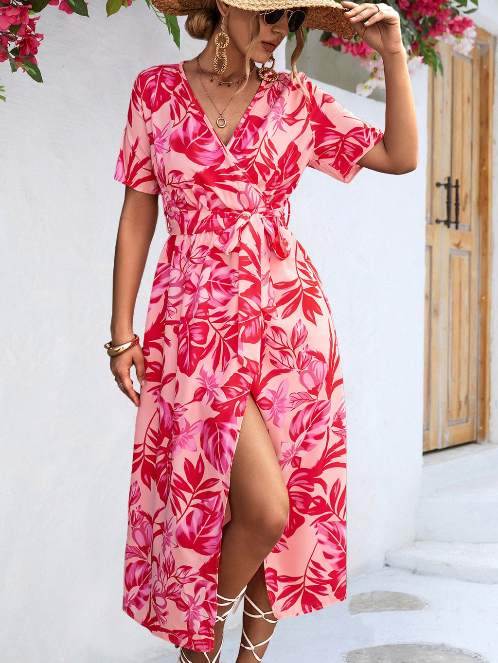 Damen Wickelkleid im floralen Design mit eleganten Rüschendetails