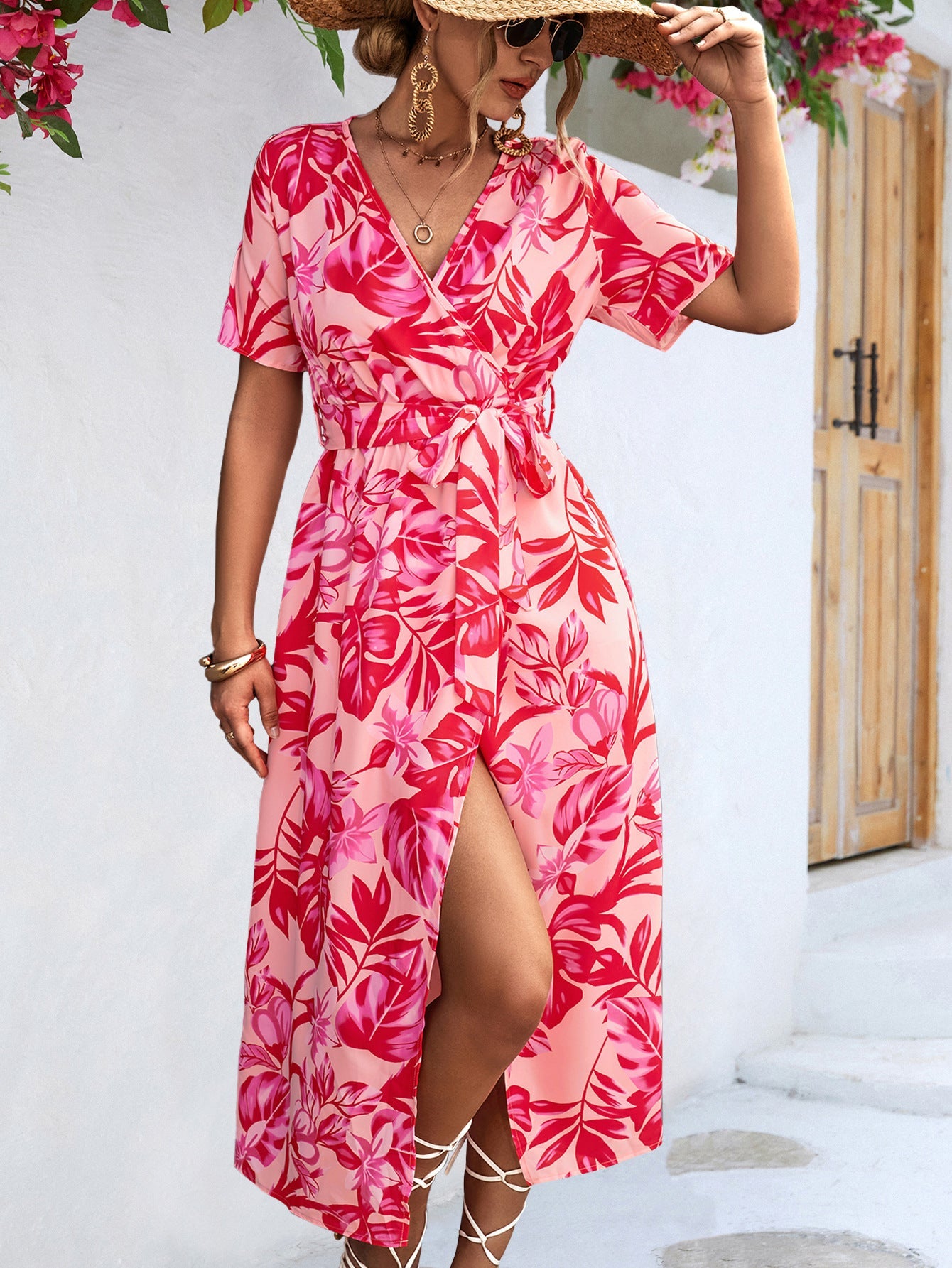 Damen Wickelkleid im floralen Design mit eleganten Rüschendetails