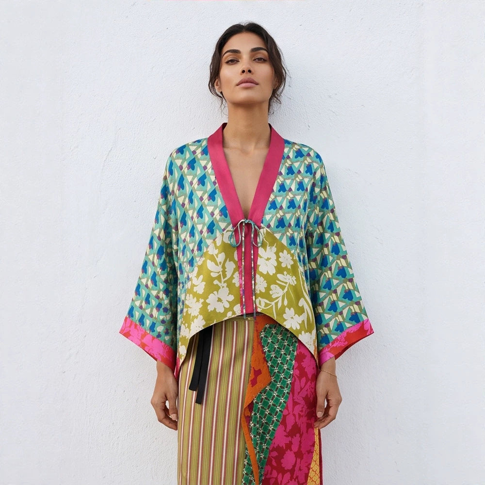 Damen Patchwork-Kimono-Top aus Seidenmix mit tiefem V‑Ausschnitt und Bindegürtel Shop Nory