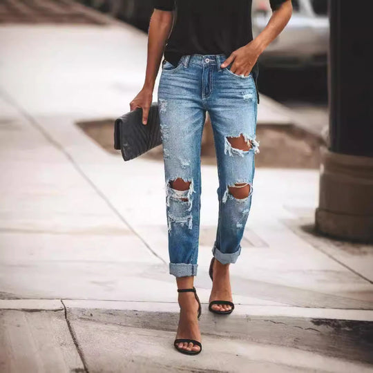 Damen Destroyed Boyfriend Jeans im lässigen Stil mit hohen Rissdetails