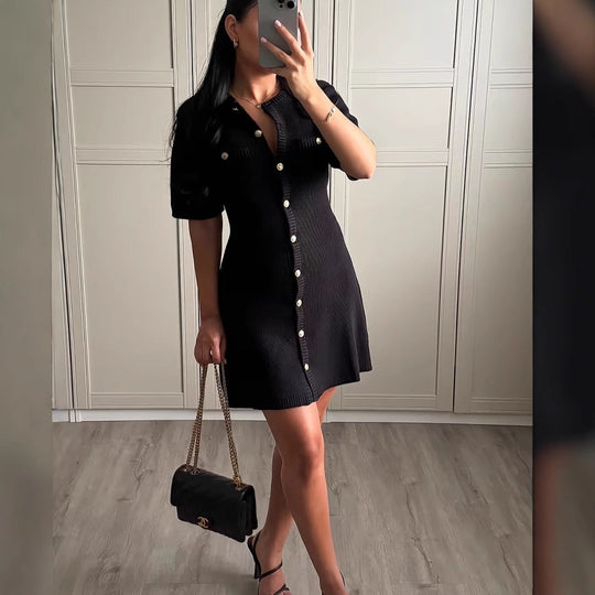 Damen Strickkleid mit kurzen Ärmeln und Knopfleiste
