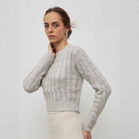 Damen Kurzgeschnittener Zopfstrick-Pullover mit Rundhalsausschnitt und Rippbündchen Shop Nory