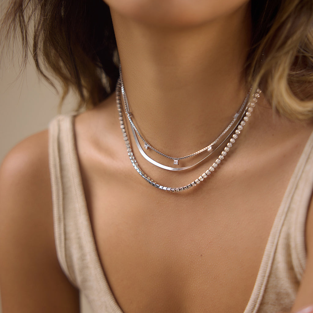 Damen Halskette mit funkelnden Zirkonia und hochwertiger Edelstahlverarbeitung Shop Nory