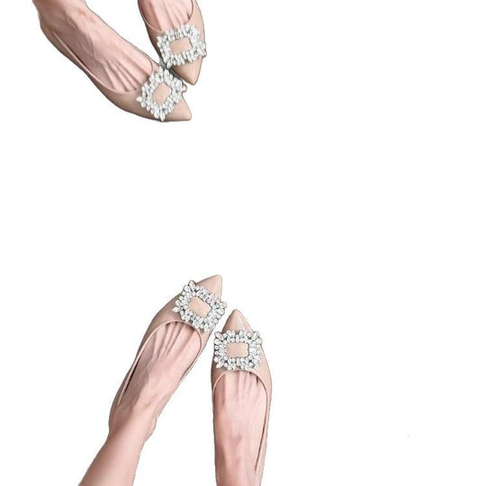 Damen Flache Patent-Ballerinas mit spitzer Zehenform und Schmuckbrosche Shop Nory