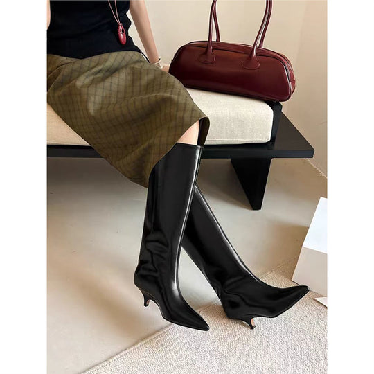 Damen Kniehohe Lackstiefel mit spitzer Zehenform und schlankem Kitten-Absatz Shop Nory