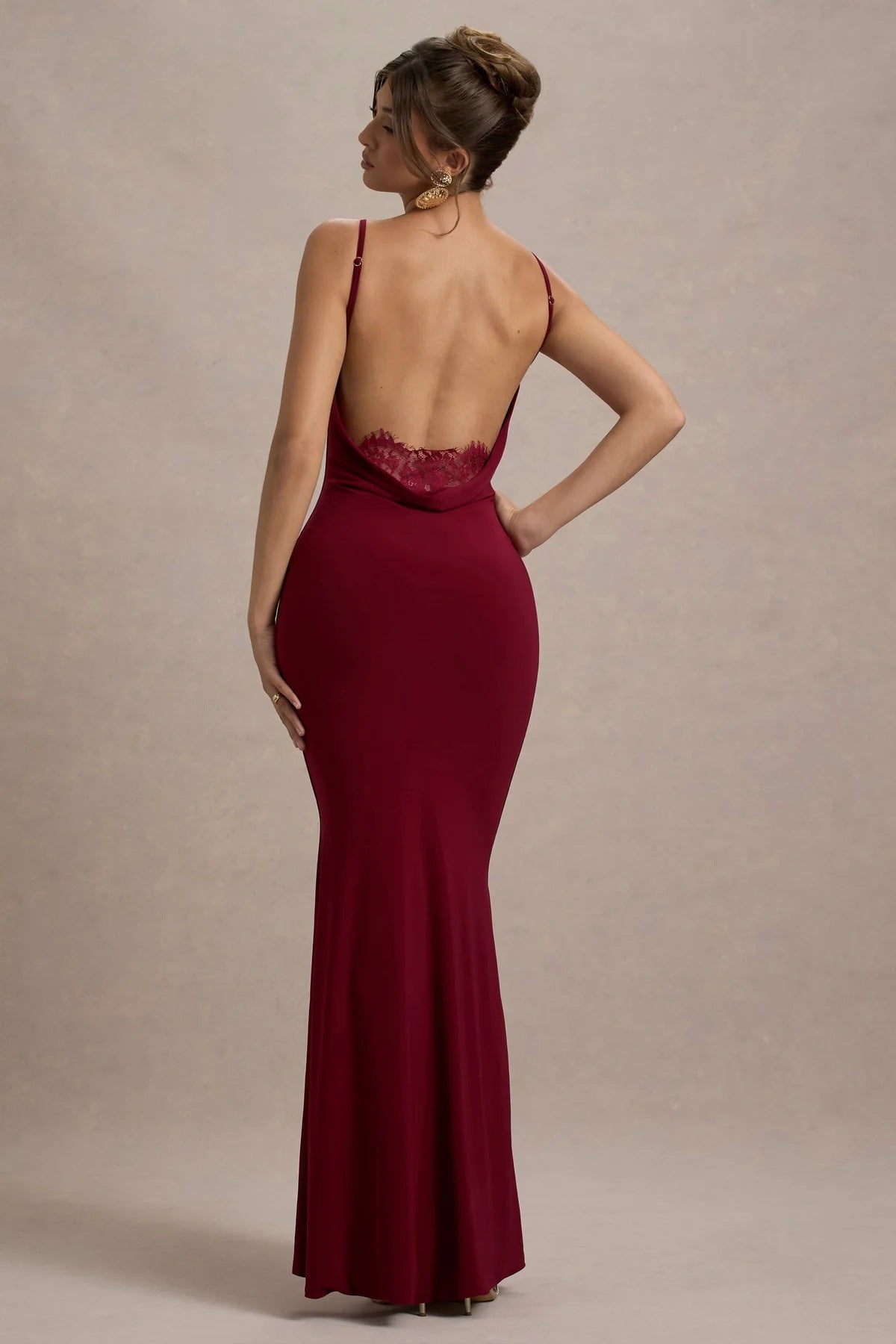Damen Elegantes Maxikleid mit ansprechendem Spitzenrücken und taillierter Silhouette Shopnory