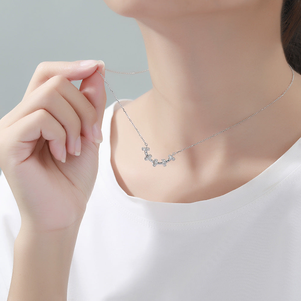 Damen Halskette mit elegantem Zirkonia-Akzent und kunstvollem Design Shop Nory