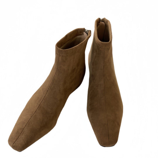 Damen modische Ankle Boots aus feinem Wildleder mit spitzem Schnitt und leichter Keilsohle