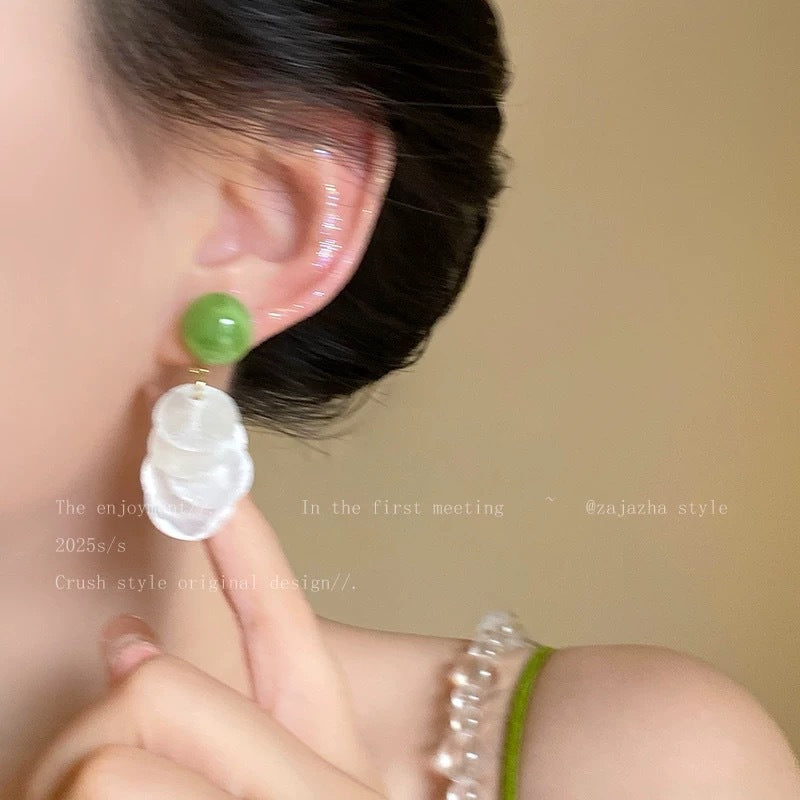 Damen Ohrhänger mit eleganten jade Grüner Perle und geschichteten Muschelschalen Shop Nory