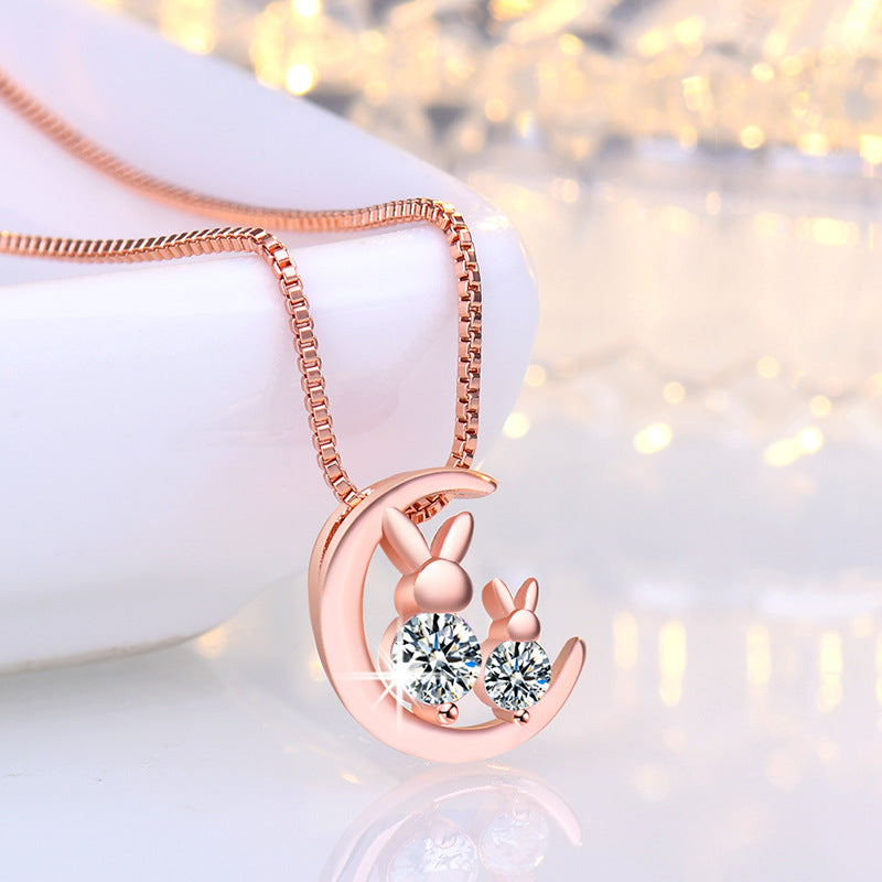 Damen Halskette mit elegantem Hasenanhänger und funkelnden Kristallen Shop Nory