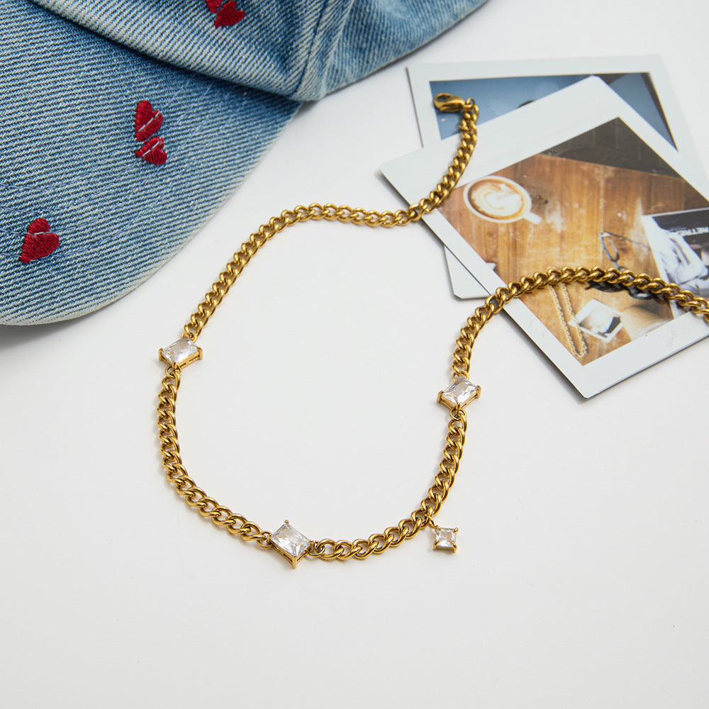 Damen Halskette mit funkelnden Zirkonia und robustem Edelstahl-Design Shop Nory