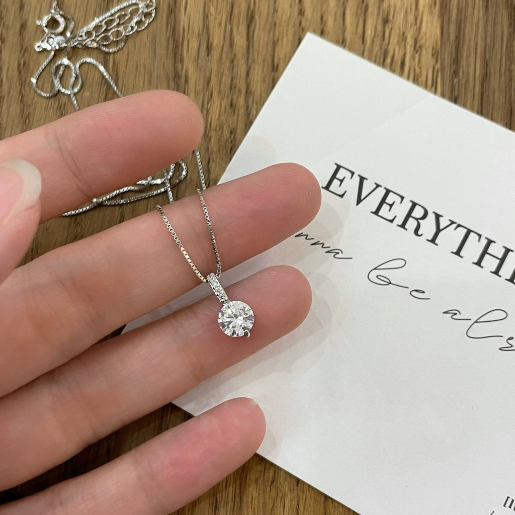 Damen Halskette mit funkelndem Zirkonia-Anhänger und eleganter Silberkette Shop Nory