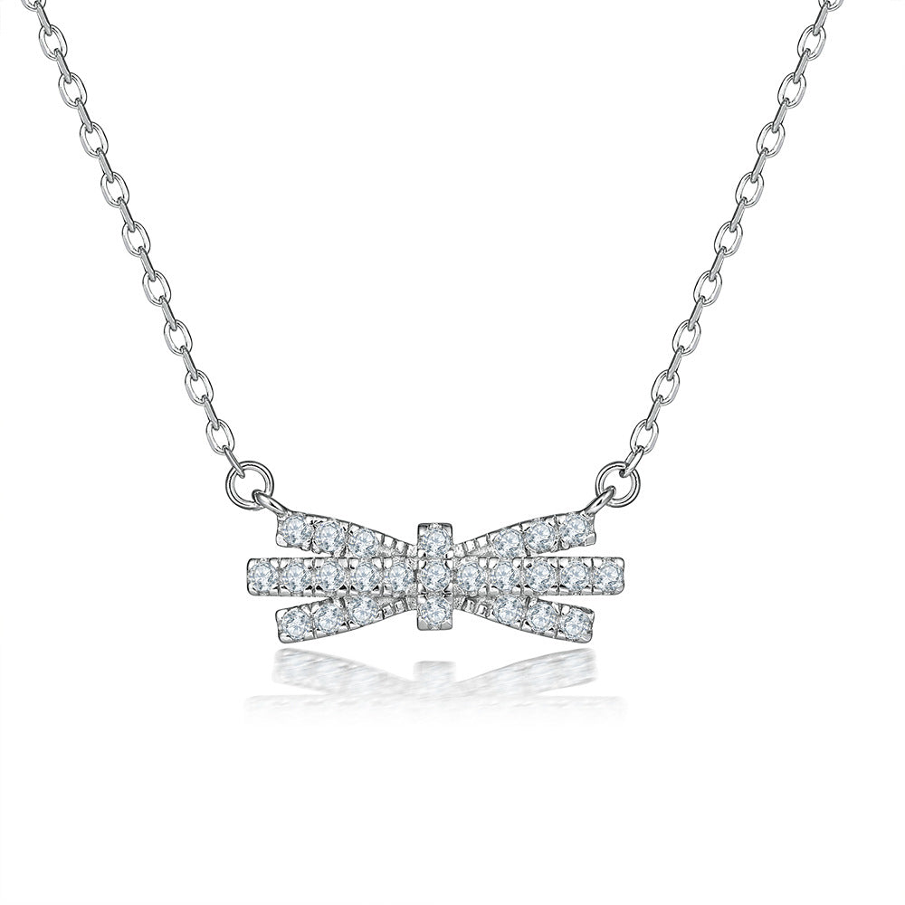 Damen Halskette mit herzförmigem Kronen-Anhänger und funkelndem Zirkonia-Besatz Shop Nory