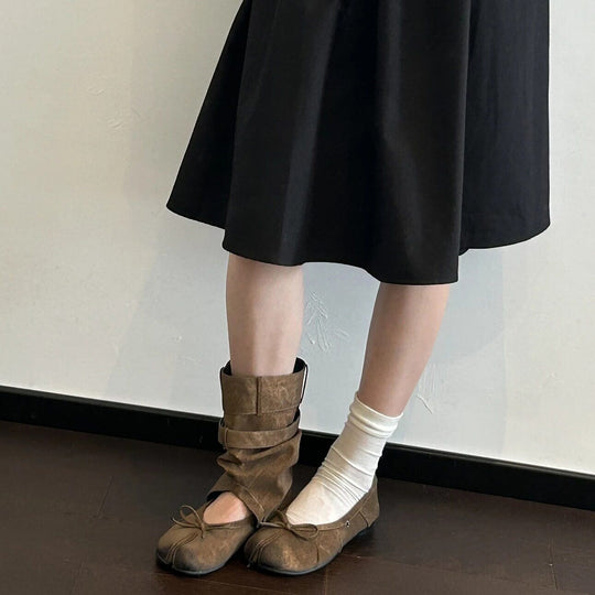 Damen Tabi-inspirierte Veloursleder-Ballerina mit Kappnaht und Schleifen-Detail Shop Nory