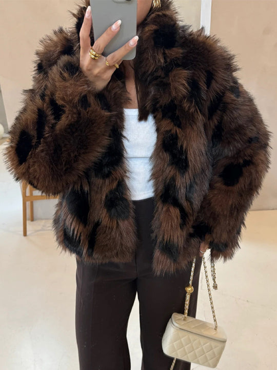 Damen Boxy-Kurzjacke aus Webpelz mit natürlicher Felloptik und breitem Schalkragen Shop Nory
