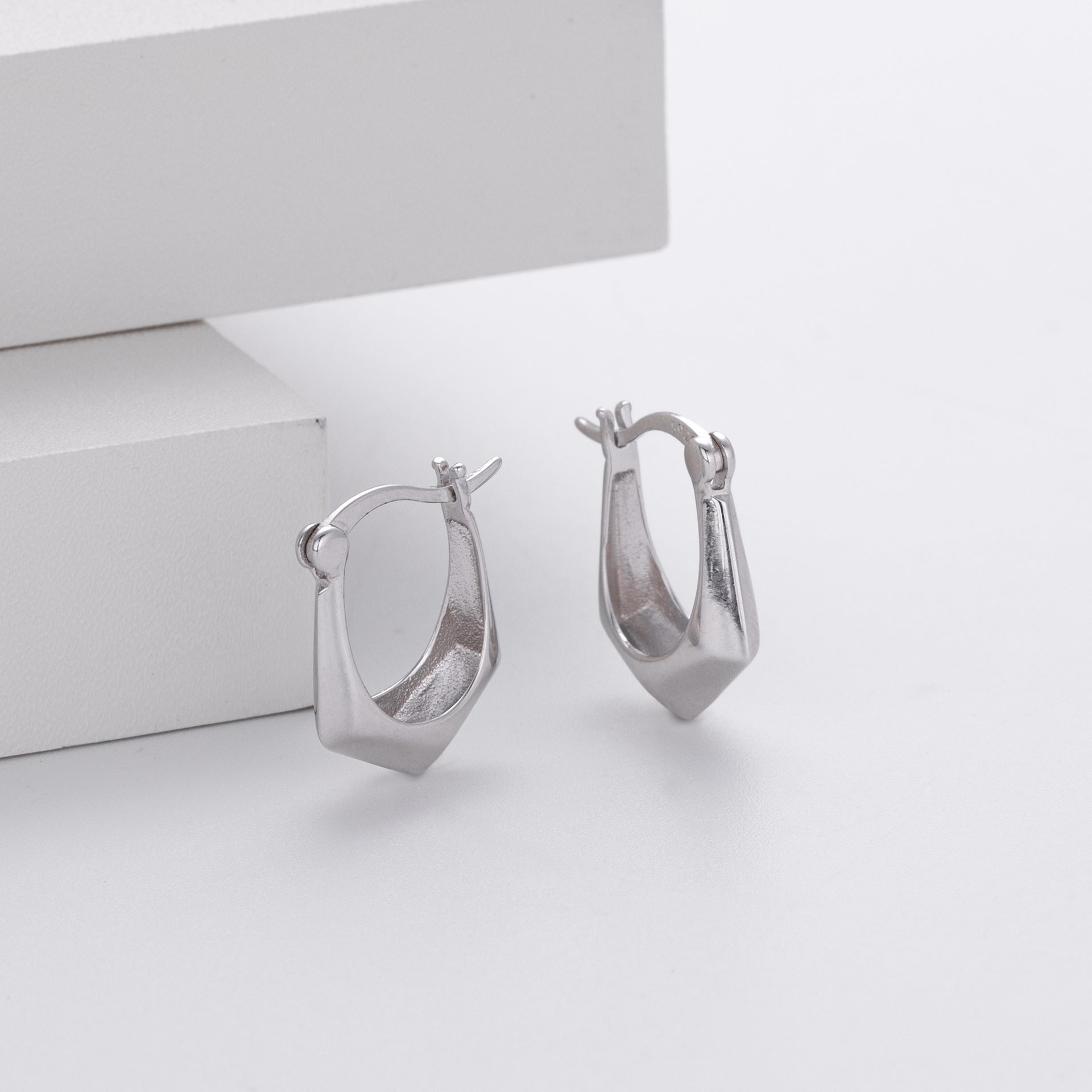 Damen Ohrringe mit modernem, geometrischem Design aus hochwertigem 925 Sterling Silber Shop Nory