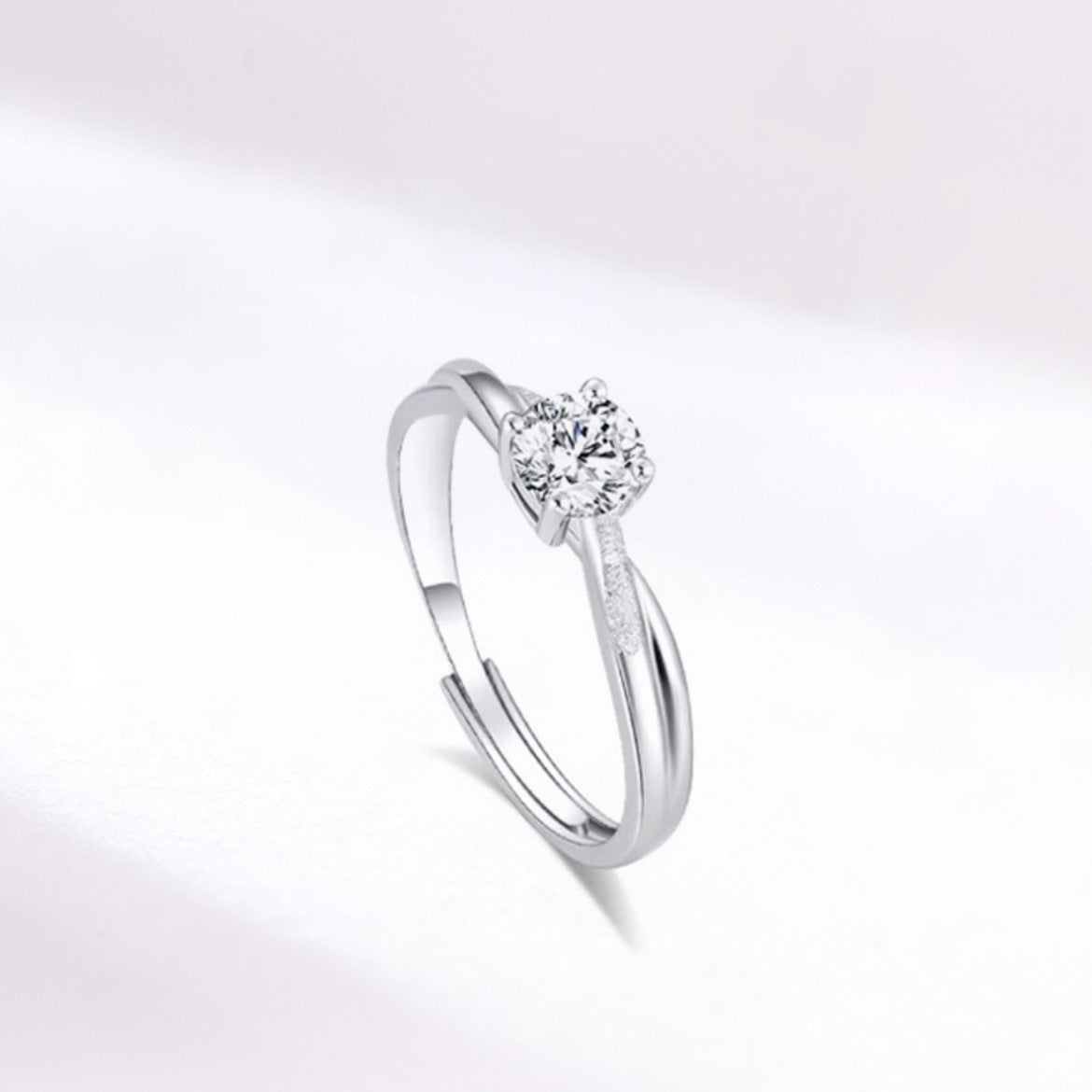 Damen Verführerischer Ring mit funkelndem Zirkonia Shop Nory