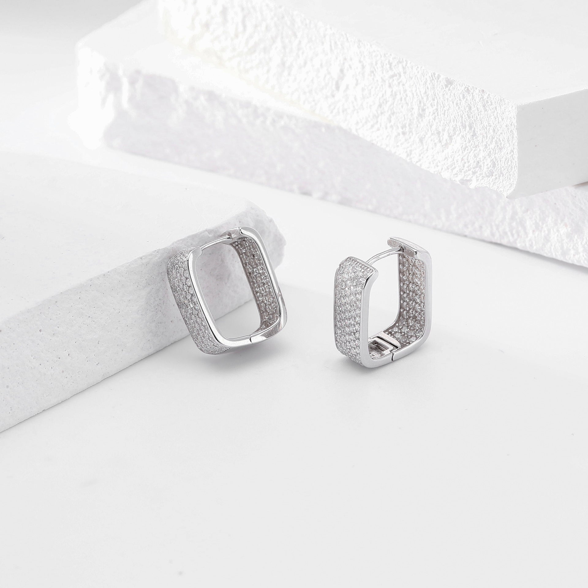 Damen Ohrhänger mit funkelndem Zirkonbesatz aus hochwertigem 925 Sterling Silber Shop Nory