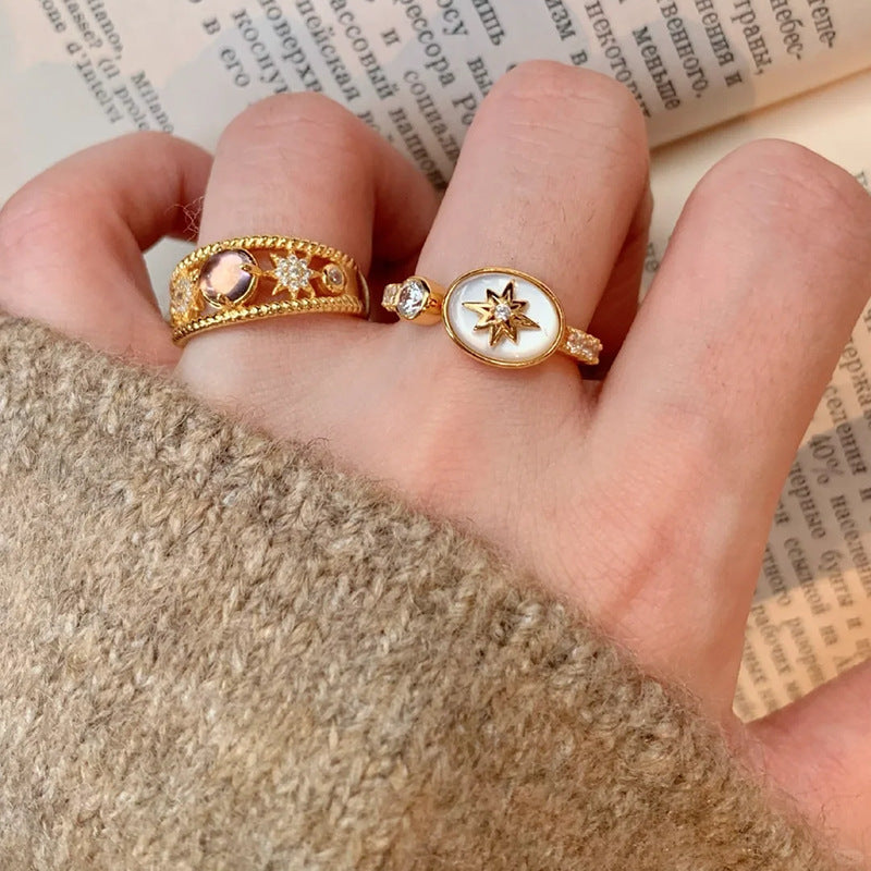 Damenring mit stilvollem Sternenmotiv und funkelnden Zirkonia Shop Nory