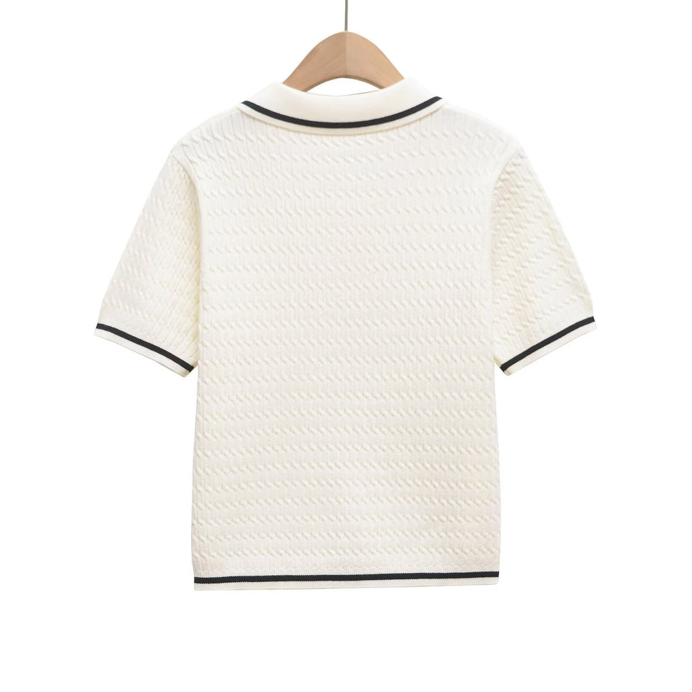 Damen Poloshirt mit strukturiertem Material und edlen Knopfdetails