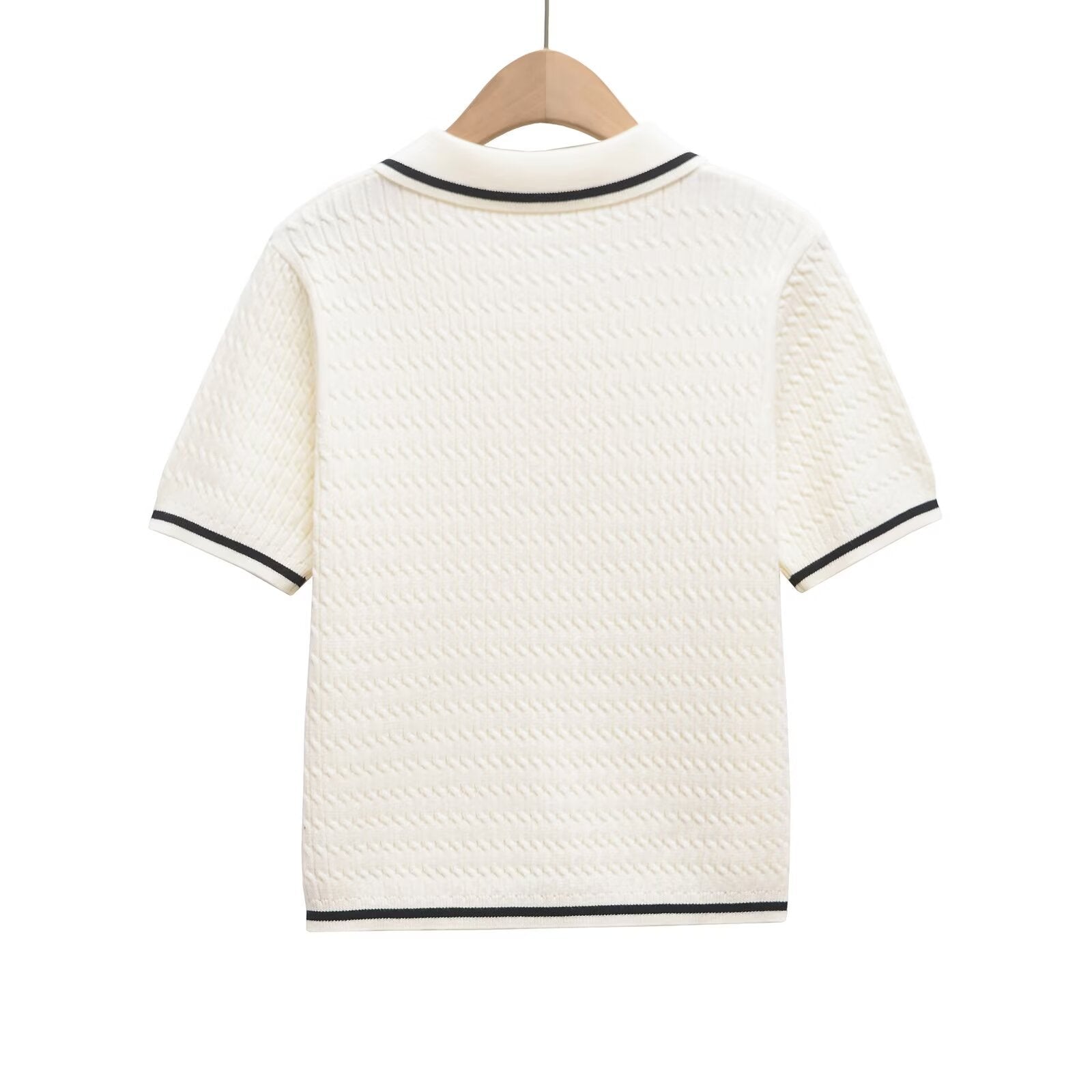 Damen Poloshirt mit strukturiertem Material und edlen Knopfdetails