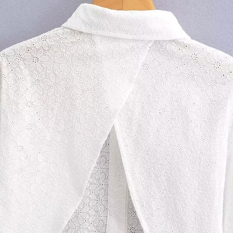 Damen Kurzgeschnittene Lochstickerei-Bluse mit Hemdkragen und langen Schnürbändern Shop Nory