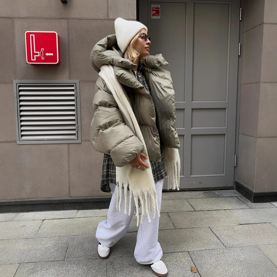 Damen extravagante Oversize Steppdaunenjacke mit extravoluminöser Kapuze Shop Nory