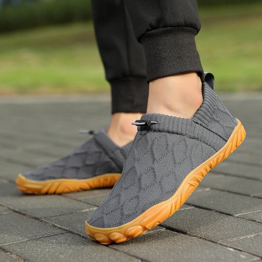 Unisex nan Hybrid-Slipper für Indoor und Outdoor mit elastischem Strickschaft, Zugstopper und profilierter Gummisohle