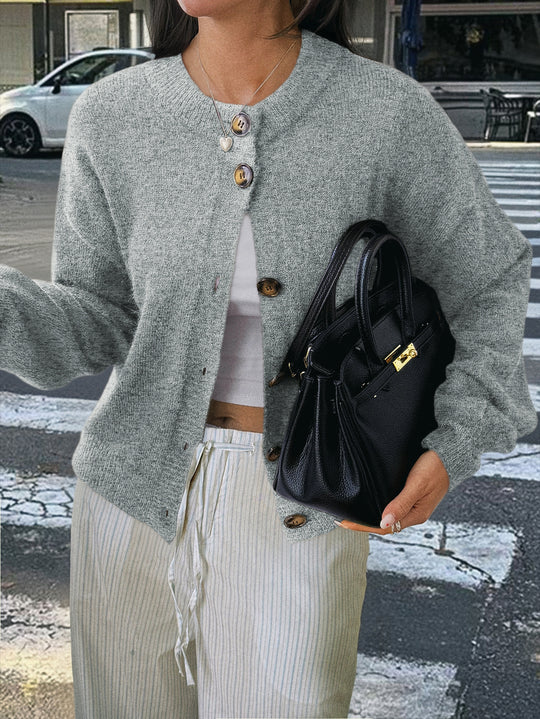 Damen nan kuscheliger Oversize-Strickcardigan mit Hornknopf-Leiste und Rundhalsausschnitt Shop Nory