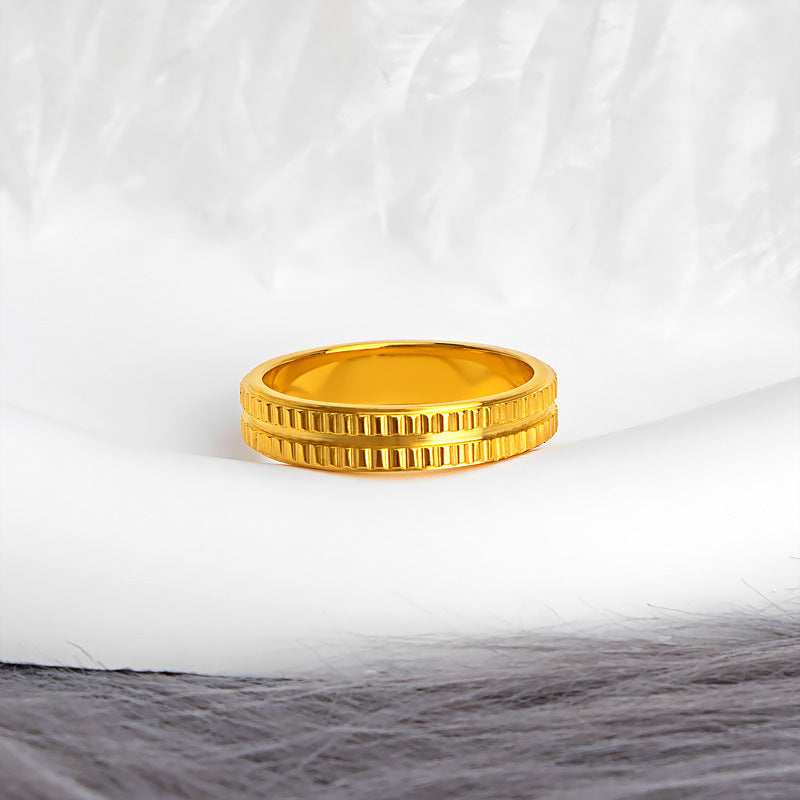 Damenring mit kunstvollem Reliefdesign und luxuriösem Goldfinish Shop Nory