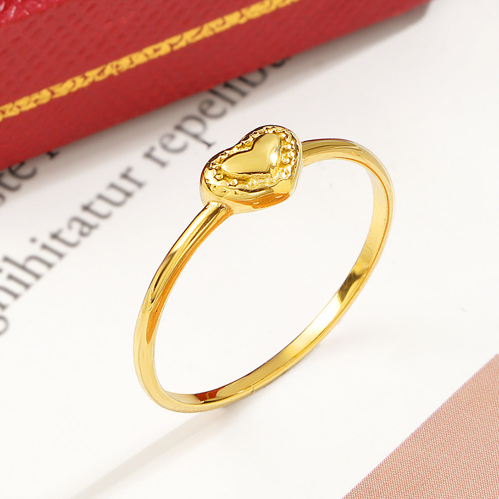 Damen zarter Ring mit herzförmigem Design und funkelnden Akzenten Shop Nory