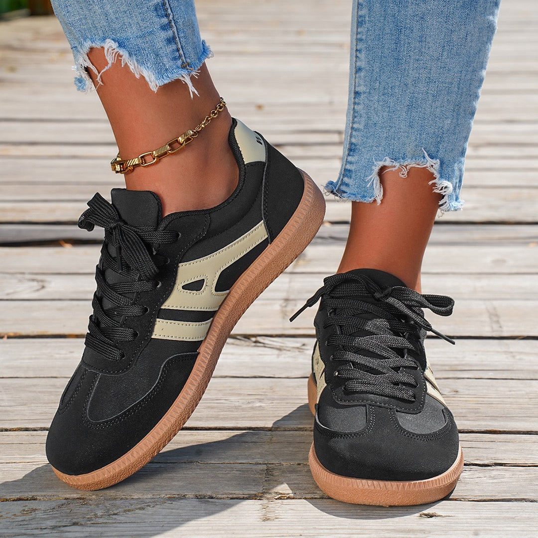 Damen Retro-inspirierte Schnür-Sneaker mit gepolstertem Komfortfußbett Shop Nory